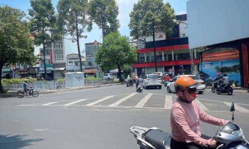 BÁN NHÀ MẶT TIỀN 35M2 5 TẦNG NGANG GẦN 4M KINH DOANH ĐỈNH ÚT TỊCH 7.5 TỶ.