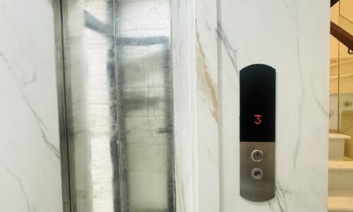 BÁN NHÀ QUẬN 3 HXH 45M2 5 TẦNG THANG MÁY 3 PN ĐẸP SÁT  MT KD ĐỈNH CMT8 8.9 TỶ