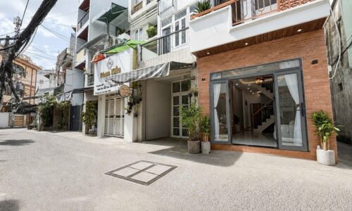 BÁN NHÀ MẶT TIỀN 50M2 2 TẦNG 3 PN KD ĐỈNH ĐẸP LL  DUY TÂN 8.6 TỶ.